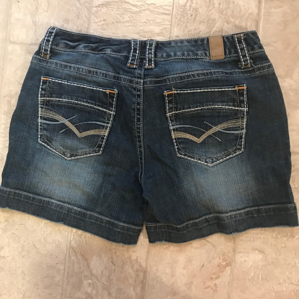 Maurices Shorts - Picture 2 of 2